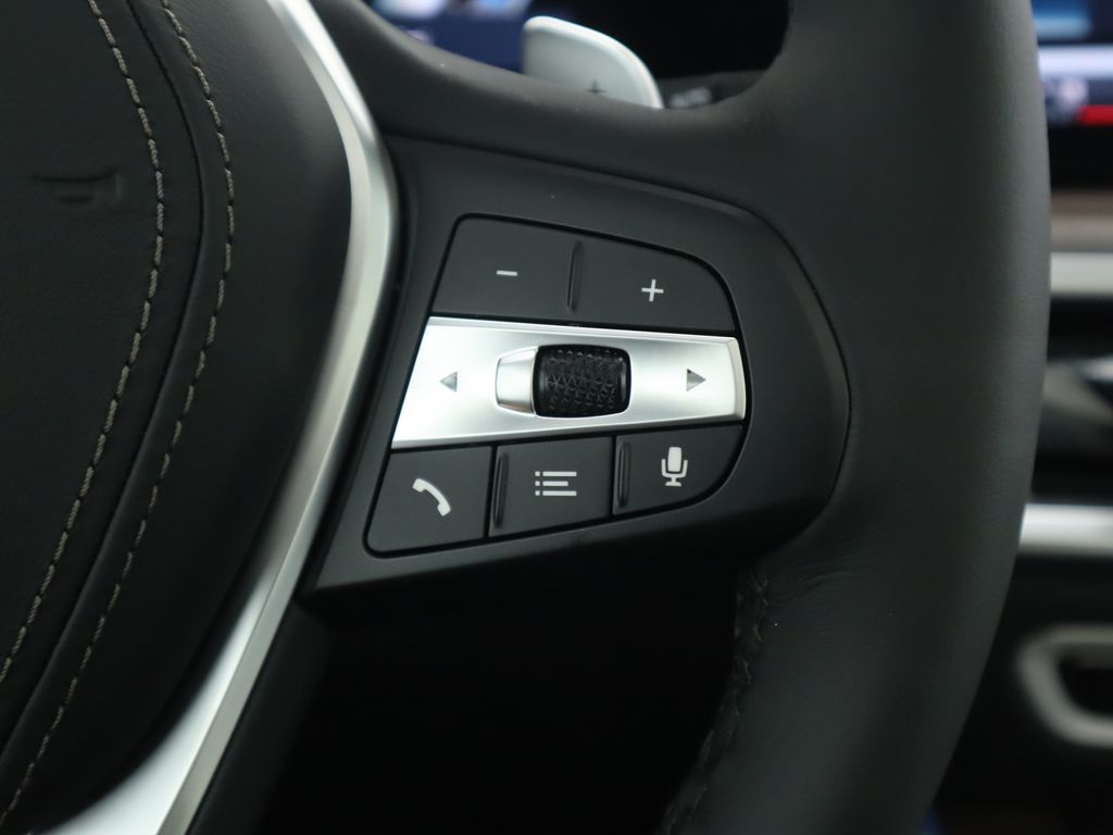 Thumbnail: 2026 BMW X5 - 12