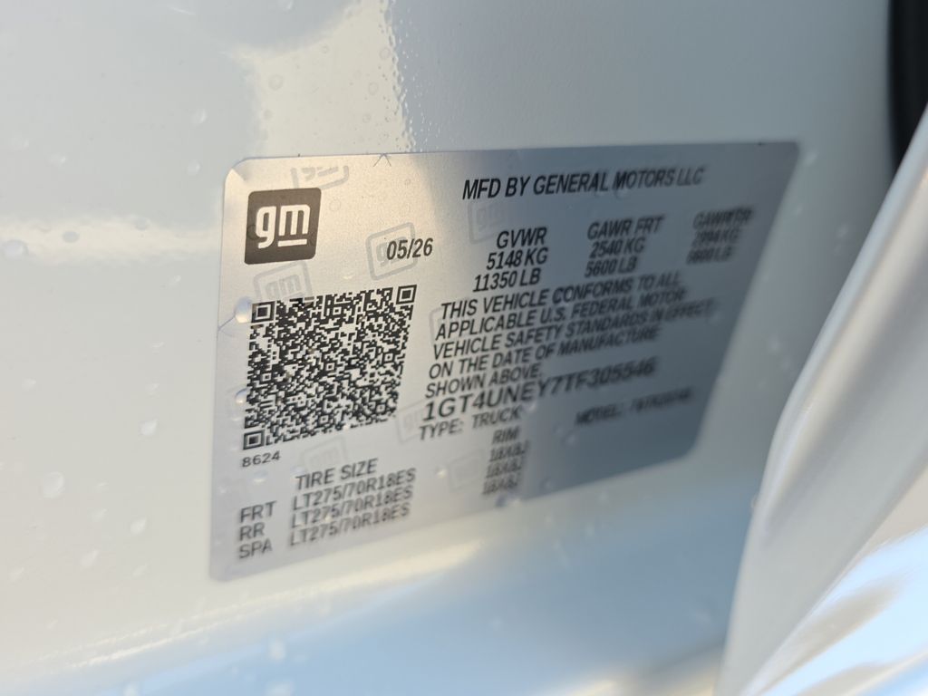 New 2026 White GMC SLT image 21