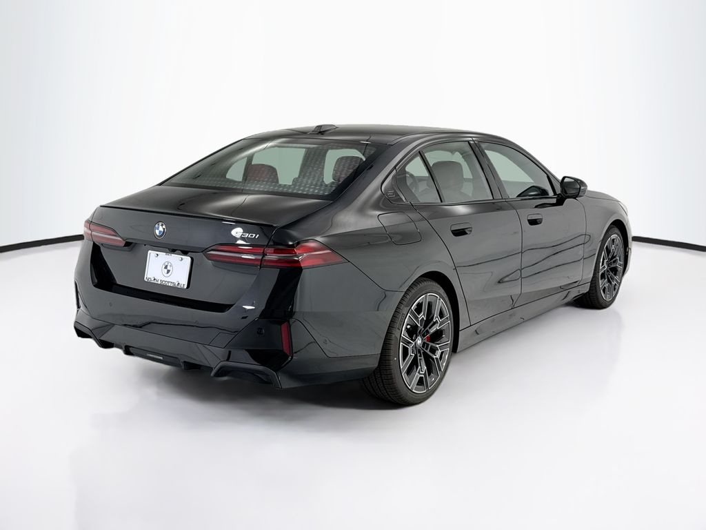 Thumbnail: 2027 BMW 5 Series - 5