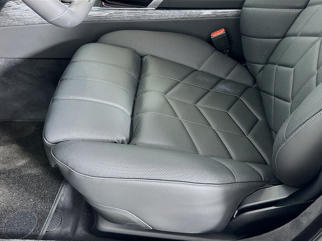 Thumbnail: 2025 BMW 7 Series - 21