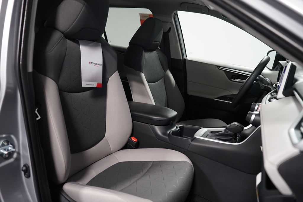 Thumbnail: 2025 Toyota RAV4 - 28