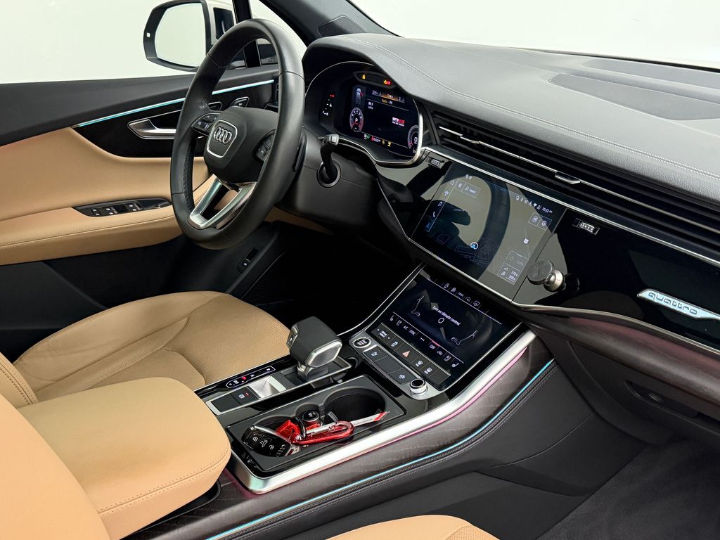 Thumbnail: 2023 Audi Q7 - 12