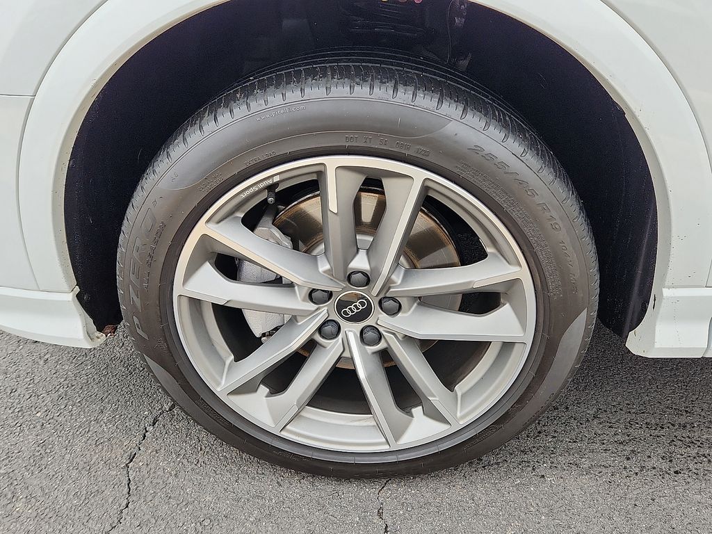 Thumbnail: 2023 Audi Q3 - 8