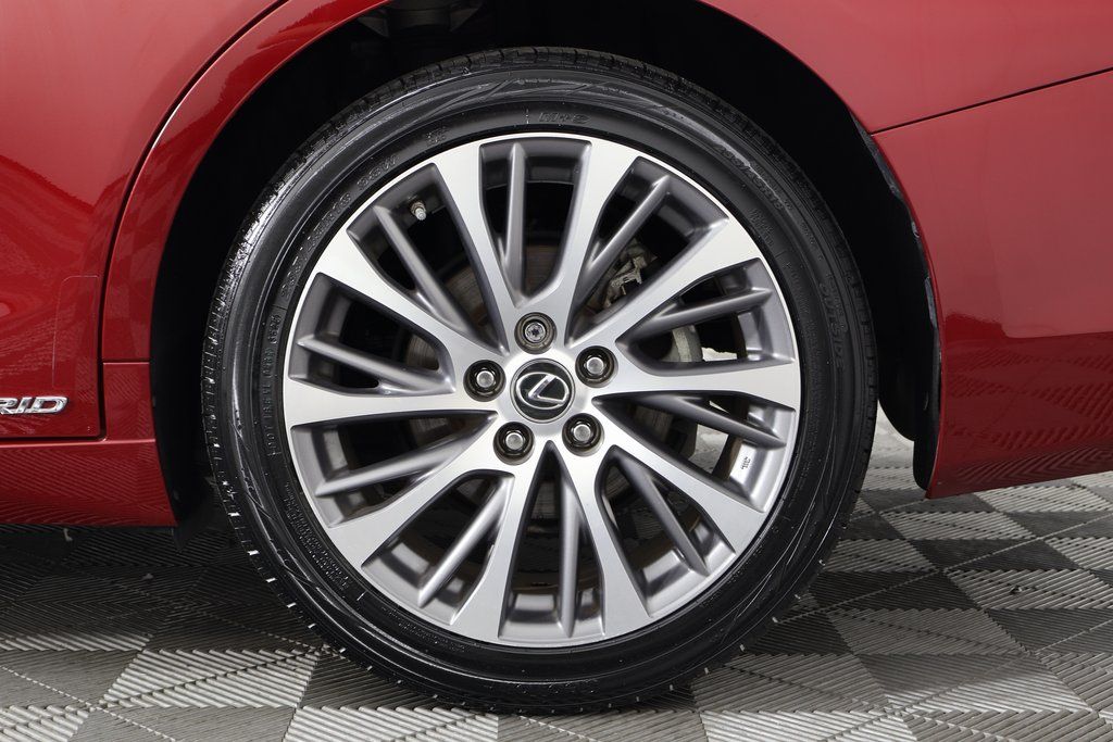 Thumbnail: 2021 Lexus ES - 16