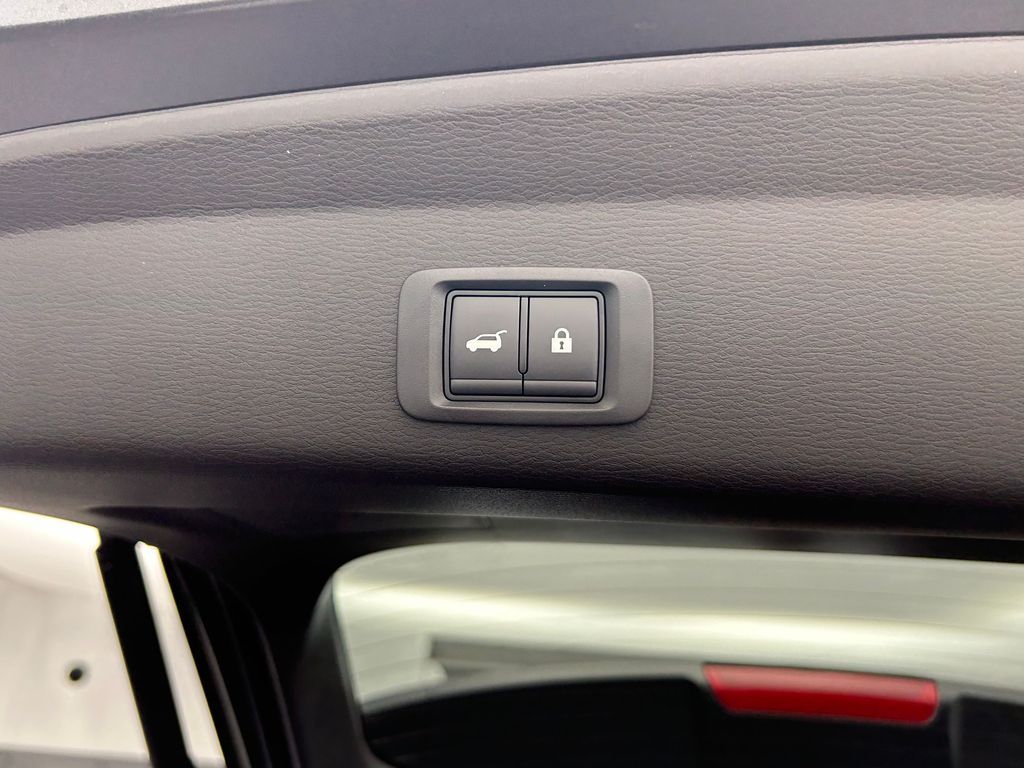 New 2026 Graphite Gray Mitsubishi SE image 48