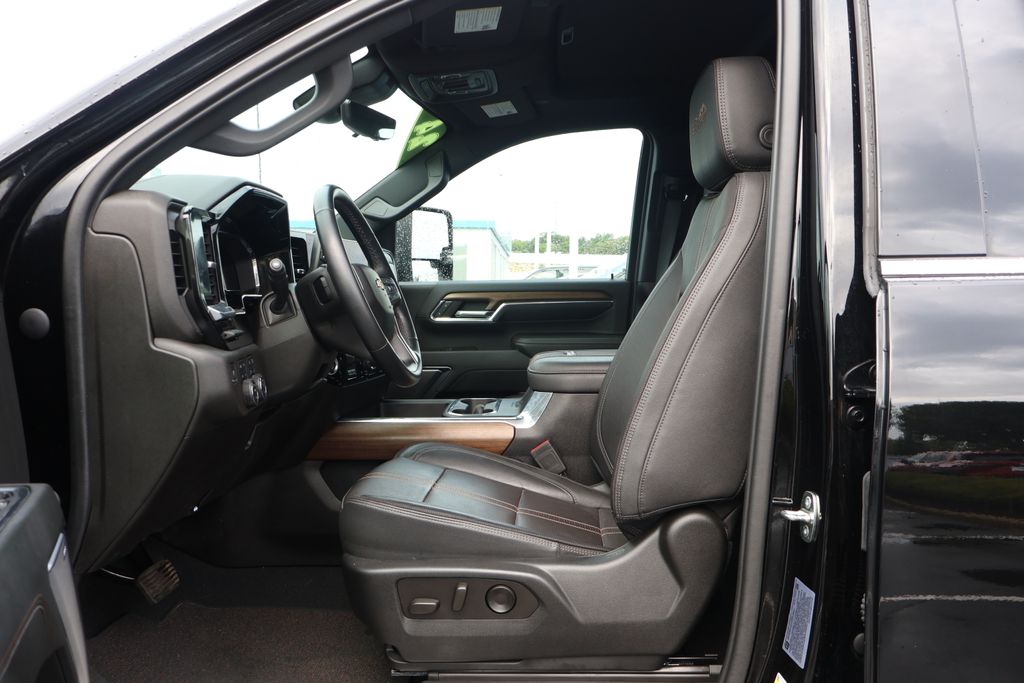 Thumbnail: 2024 Chevrolet Silverado 2500 - 14