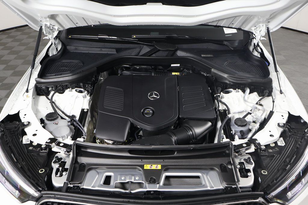 2025 Mercedes-Benz GLC 300 9