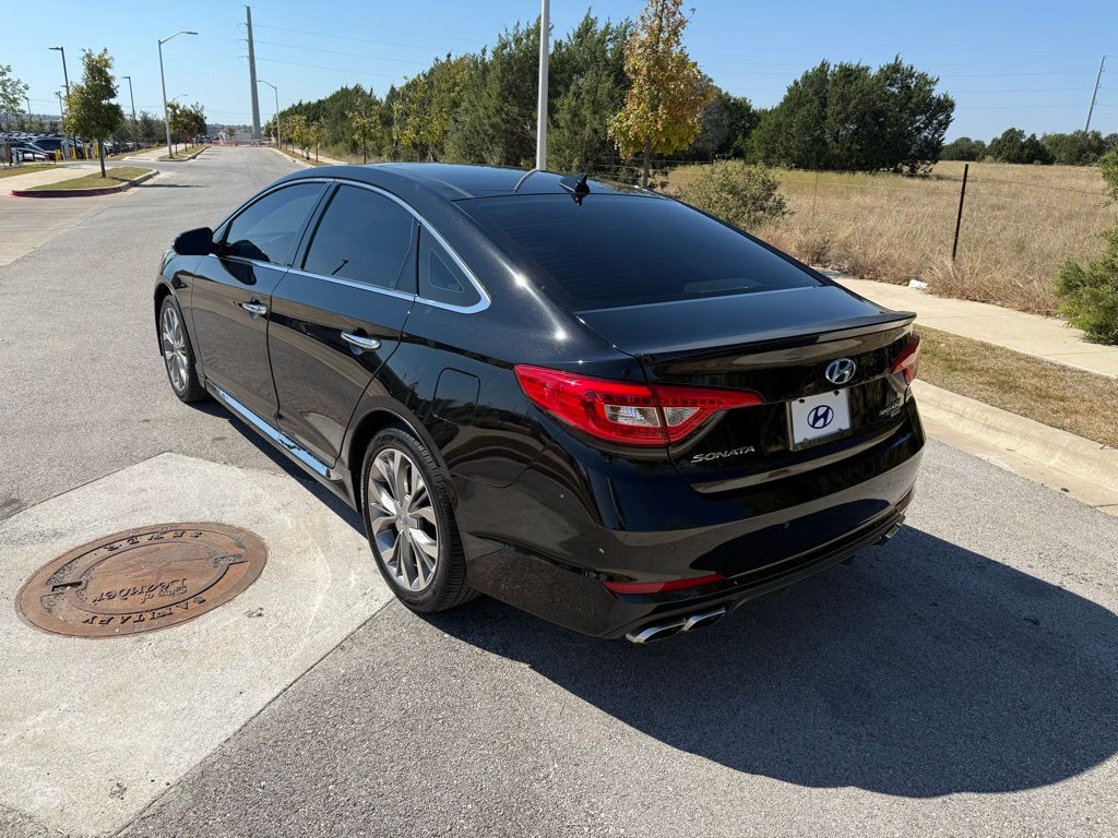 Thumbnail: 2015 Hyundai Sonata - 9