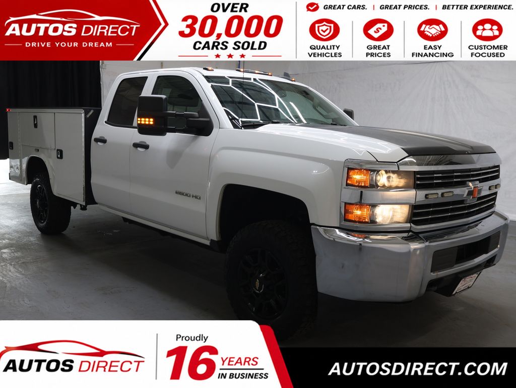 Summit White 2015 Chevrolet Silverado 2500HD Pickup Truck Four-Wheel Drive 6-Speed Automatic Overdrive