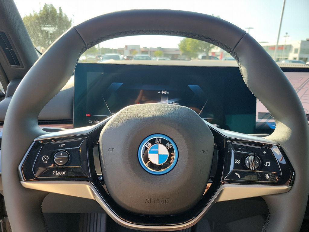 2025 BMW i5 xDrive40 9