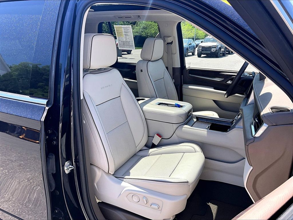 2022 GMC Yukon — photo 11