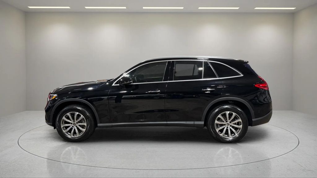 Used 2024 Black Mercedes-Benz GLC 300 image 14