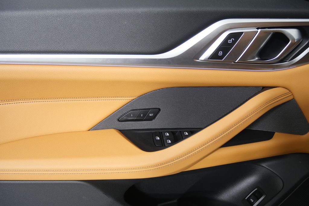 Thumbnail: 2025 BMW i4 - 9