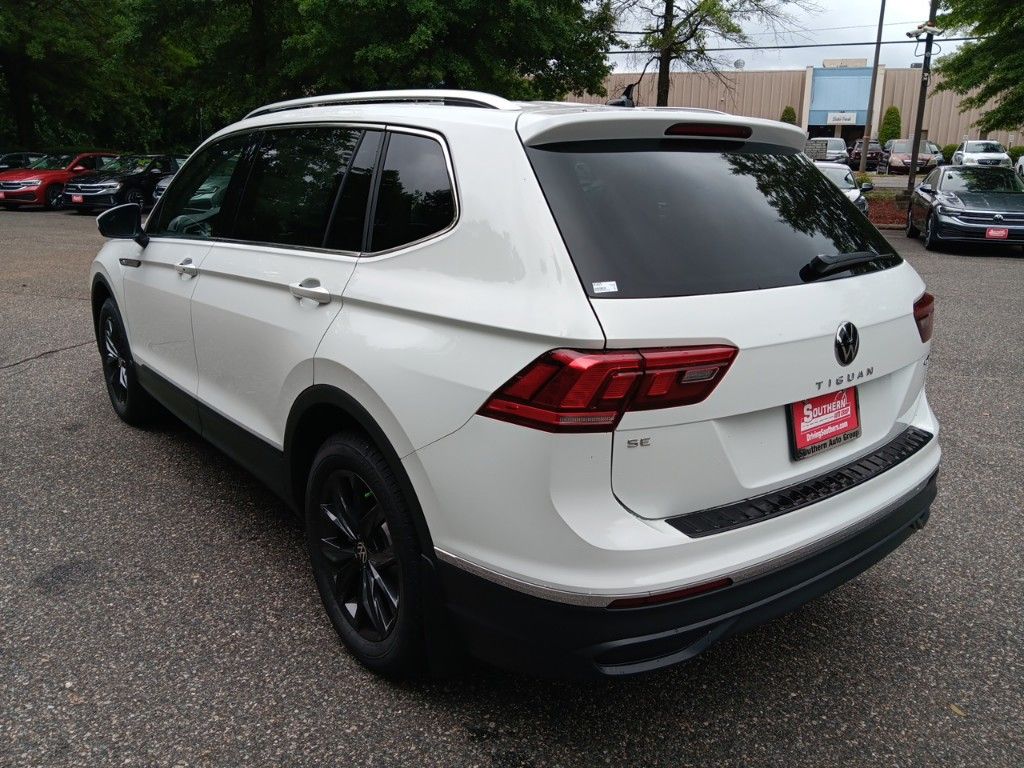 2024 Volkswagen Tiguan 2.0T SE 3