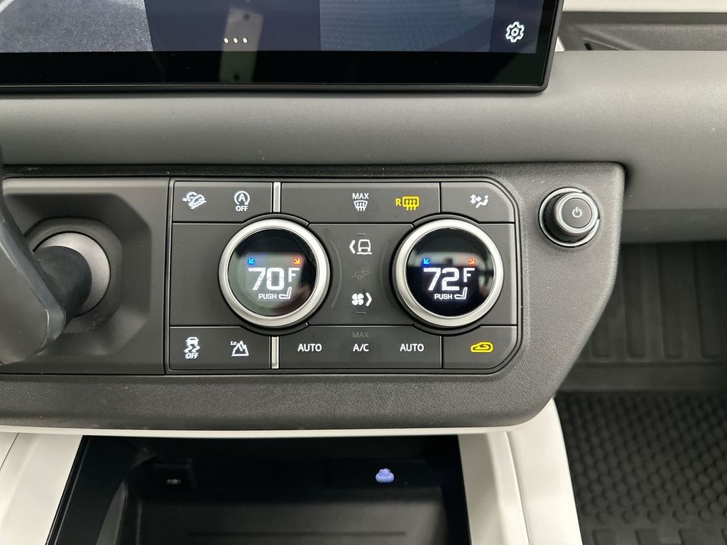 Thumbnail: 2025 Land Rover Defender - 25