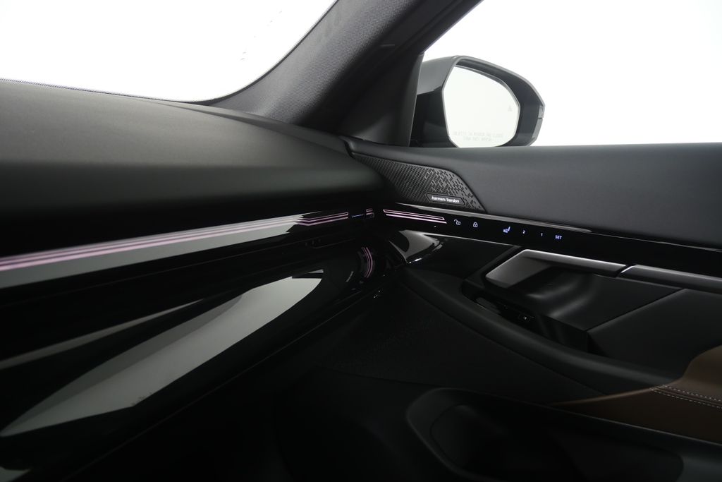 Thumbnail: 2026 BMW 5 Series - 25