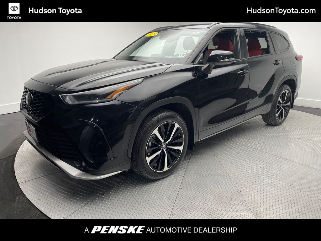 Thumbnail: 2021 Toyota Highlander - 1
