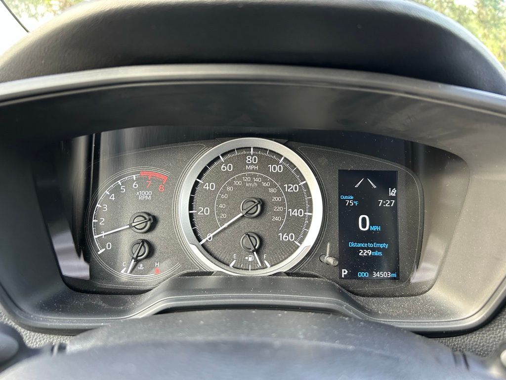 2022 Toyota Corolla LE 22
