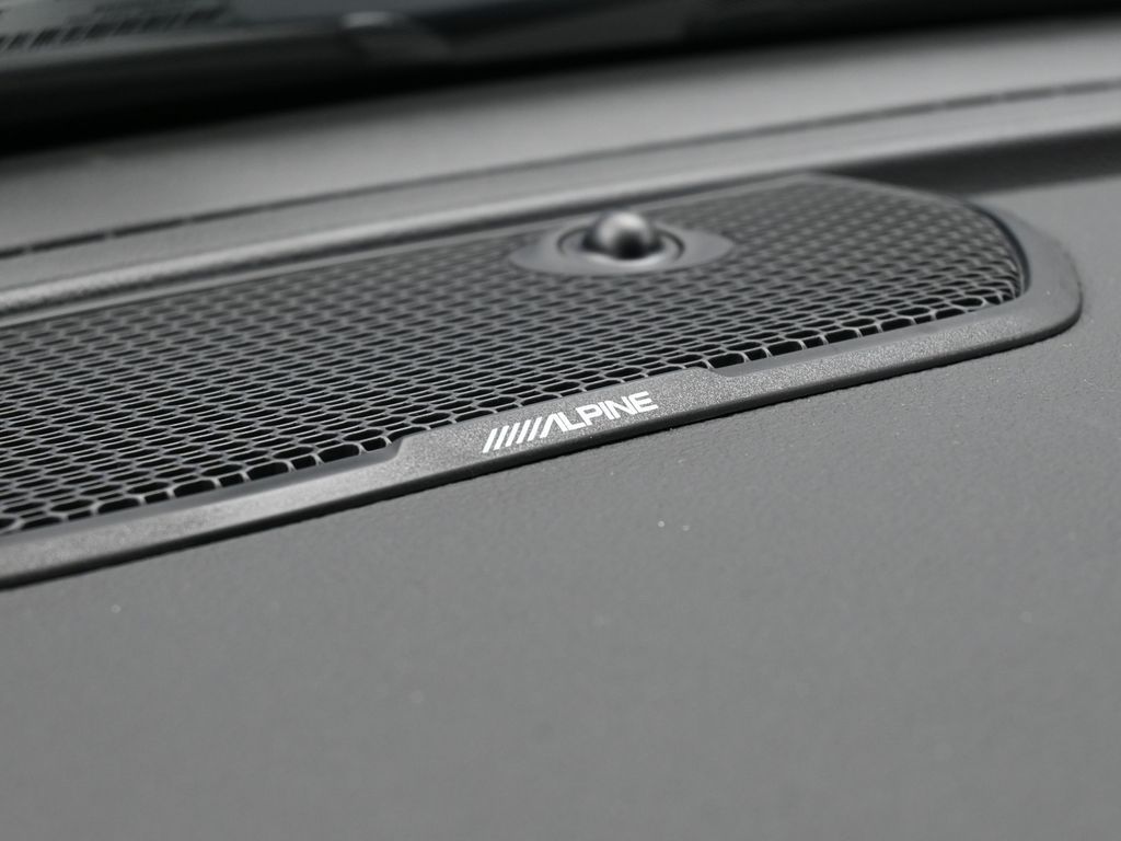 New 2026 Diamond Black Crystal Pearlcoat Ram Laramie image 22