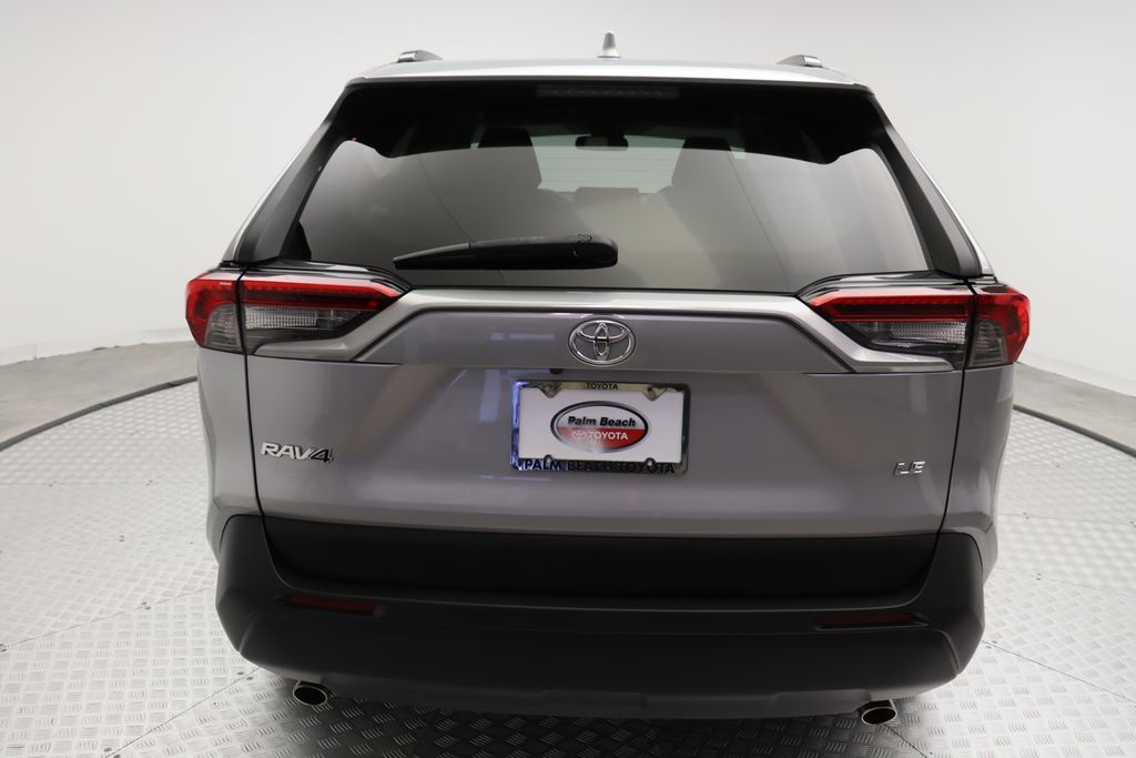 2021 Toyota RAV4 LE 10