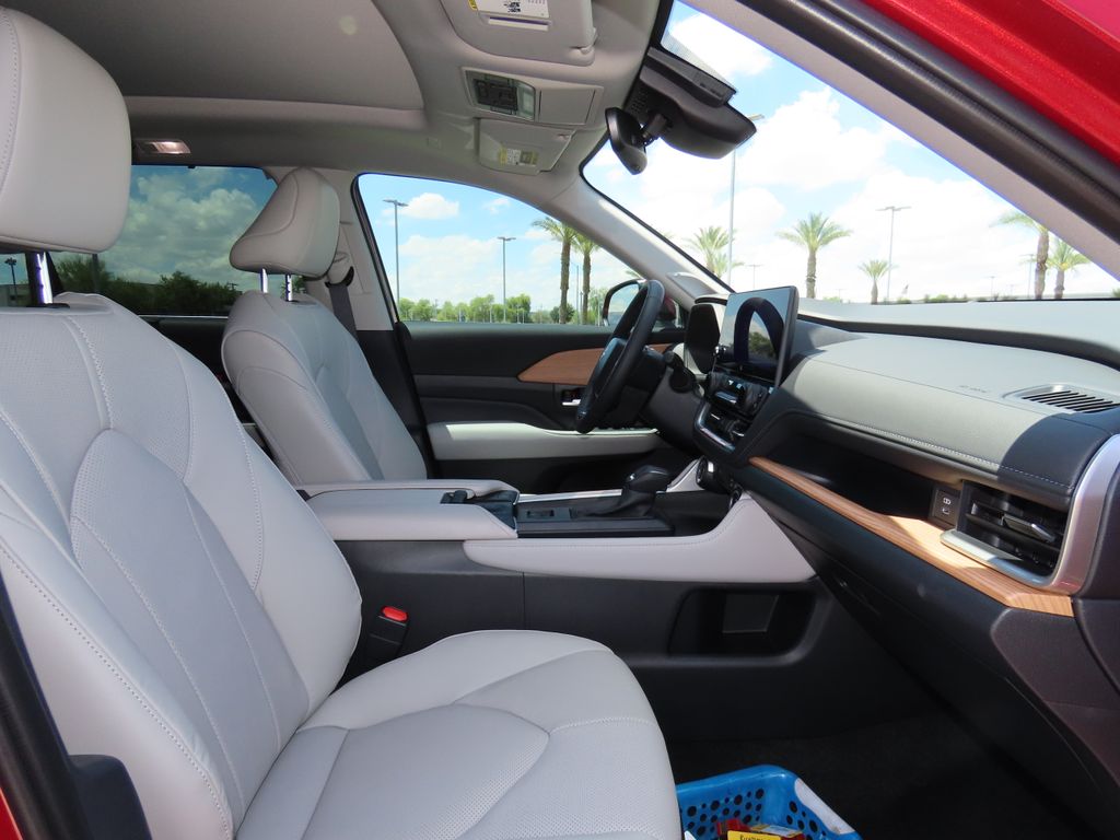 2025 Toyota Grand Highlander Limited 19
