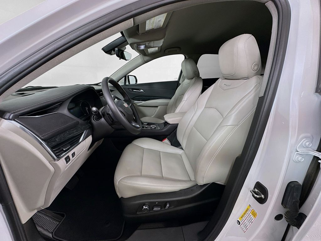 2022 Cadillac XT4 Premium Luxury 21