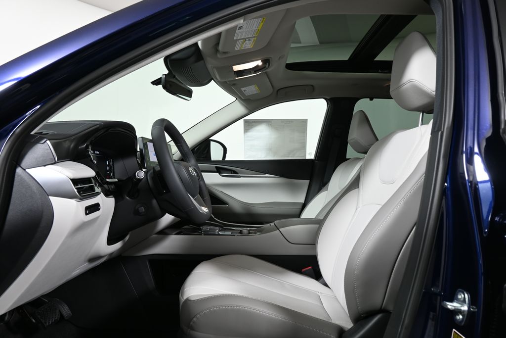 Thumbnail: 2026 INFINITI QX60 - 3