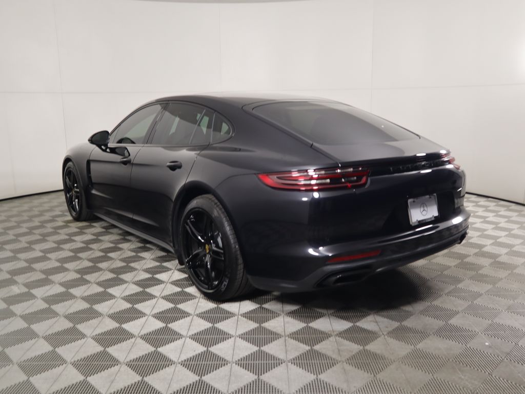 Thumbnail: 2019 Porsche Panamera - 7