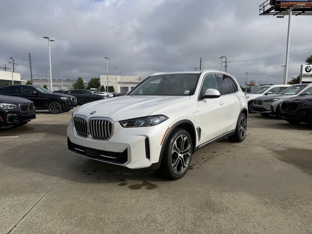Mineral White Metallic 2024 BMW X5 SUV / Crossover All-Wheel Drive 8-Speed Automatic