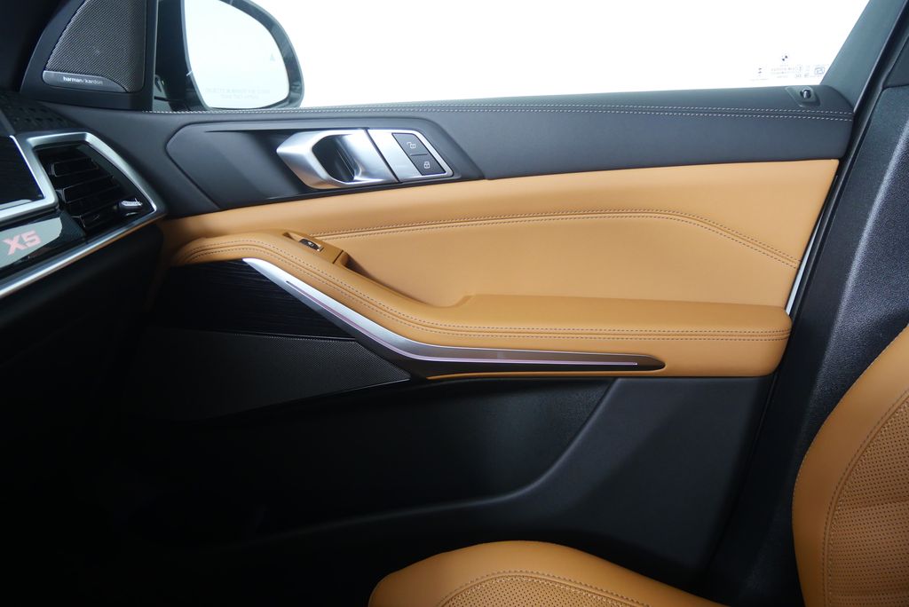 Thumbnail: 2026 BMW X5 - 23