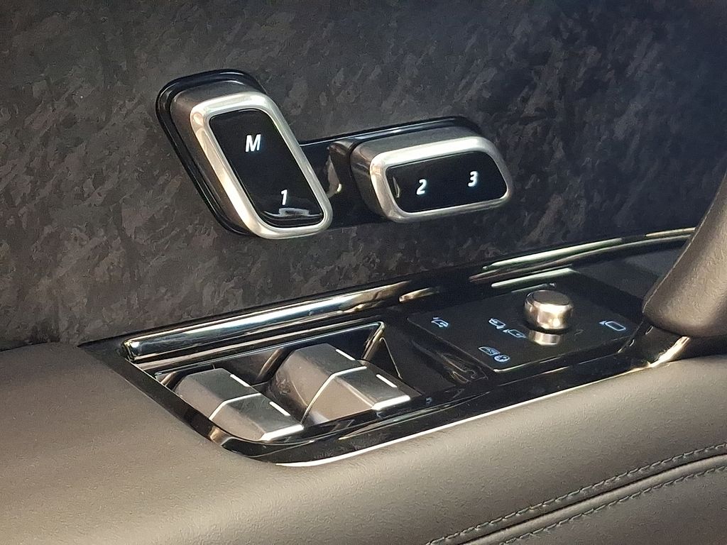 Thumbnail: 2025 Land Rover Range Rover Sport - 19