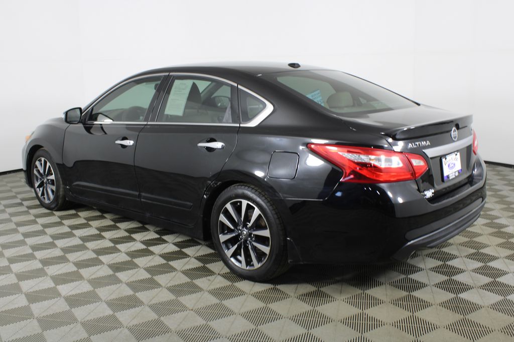 Used 2016 Nissan Altima for sale in 