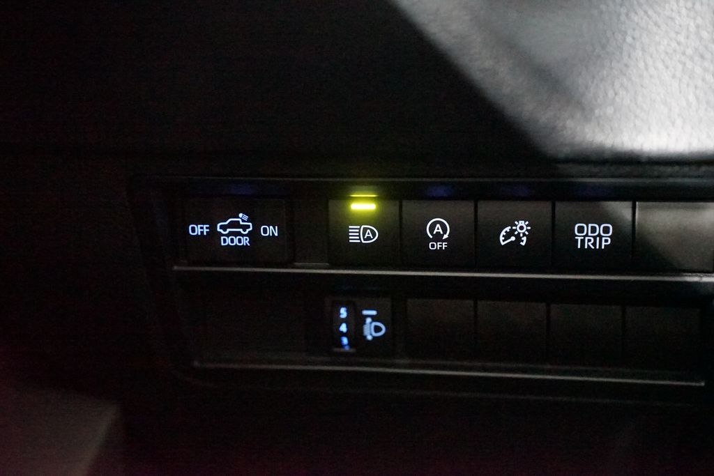 Thumbnail: 2023 Toyota Tundra - 26