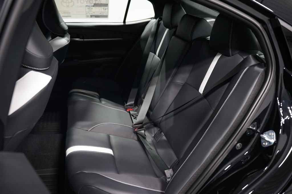 2025 Toyota Camry SE 30