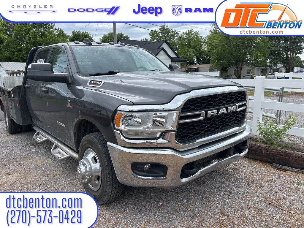 Gray (Granite Crystal Metallic Clearcoat) 2019 RAM 3500 Chassis Tradesman Crew Cab DRW 4WD Pickup Truck Four-Wheel Drive 6-Speed Automatic