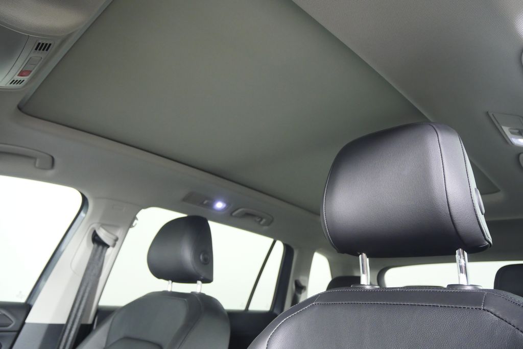 Thumbnail: 2019 Volkswagen Tiguan - 12