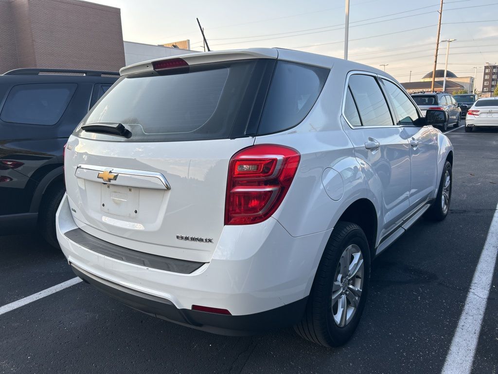 Thumbnail: 2016 Chevrolet Equinox - 3