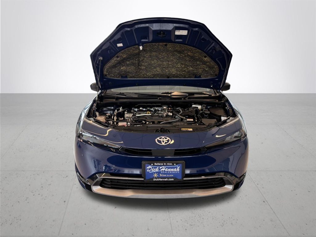 2025 Toyota Prius XLE