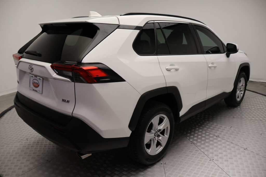 Thumbnail: 2020 Toyota RAV4 - 8