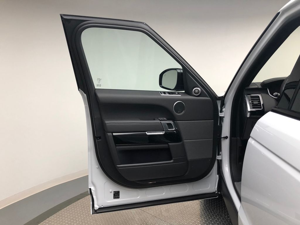 Thumbnail: 2019 Land Rover Range Rover Sport - 14
