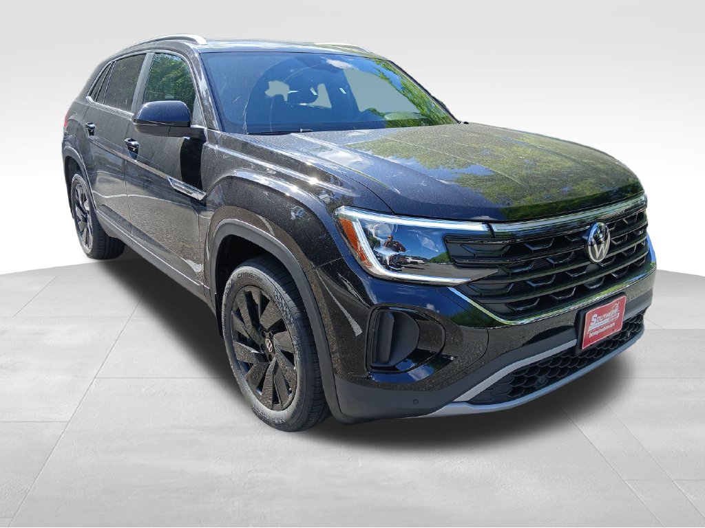 New 2026 Black Volkswagen SE w/Technology image 7