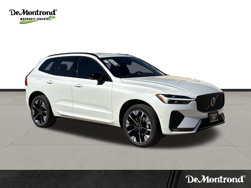 New 2026 Crystal White Volvo B5 Plus image 3