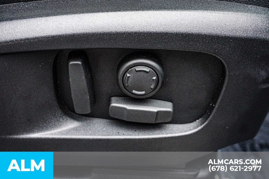 Used 2023 Gray Land Rover X-Dynamic SE image 62