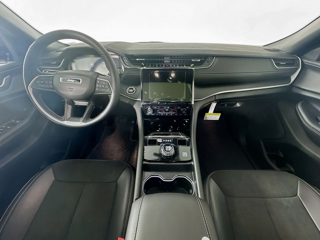 New 2025 White Jeep Altitude X image 9