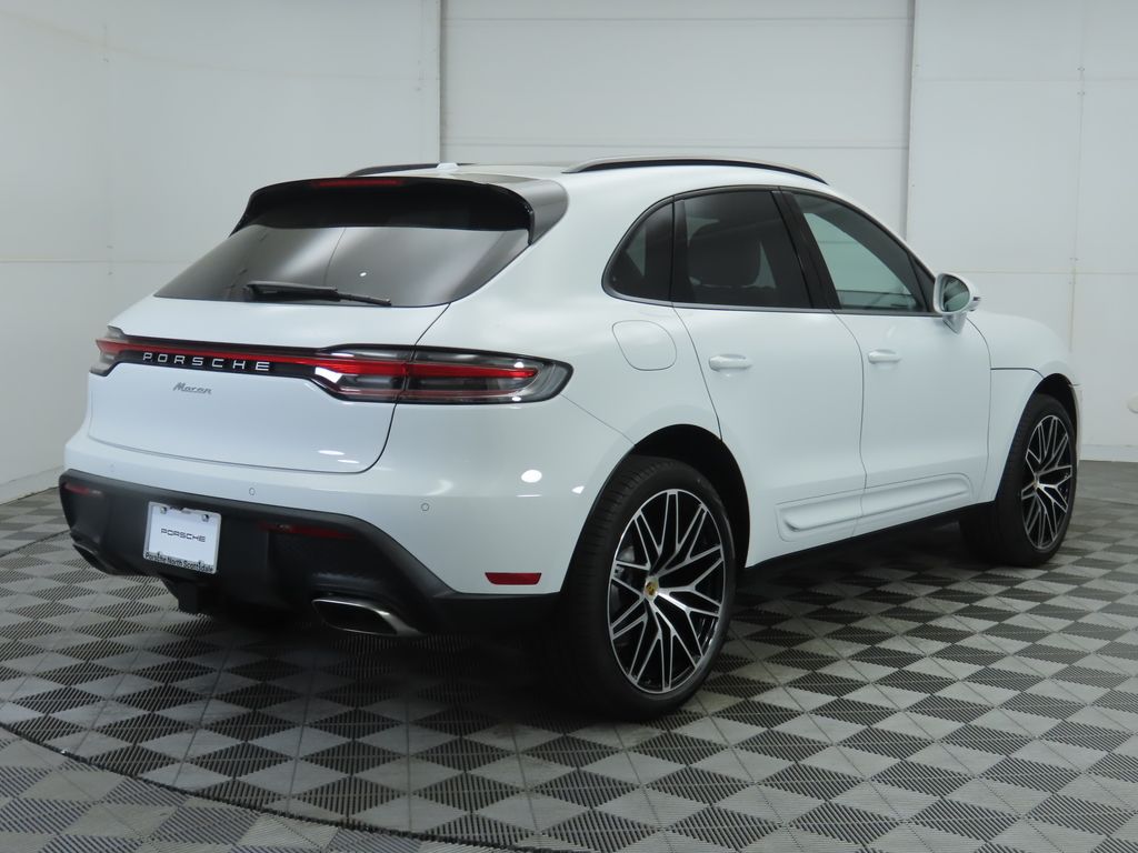 Thumbnail: 2025 Porsche Macan - 7