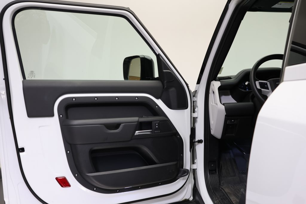 Thumbnail: 2025 Land Rover Defender - 26
