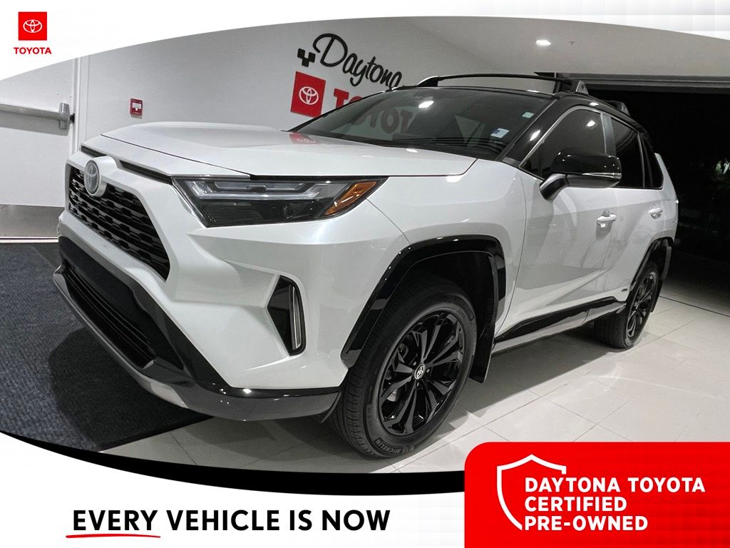 2024 Toyota RAV4 XSE - Photo 11