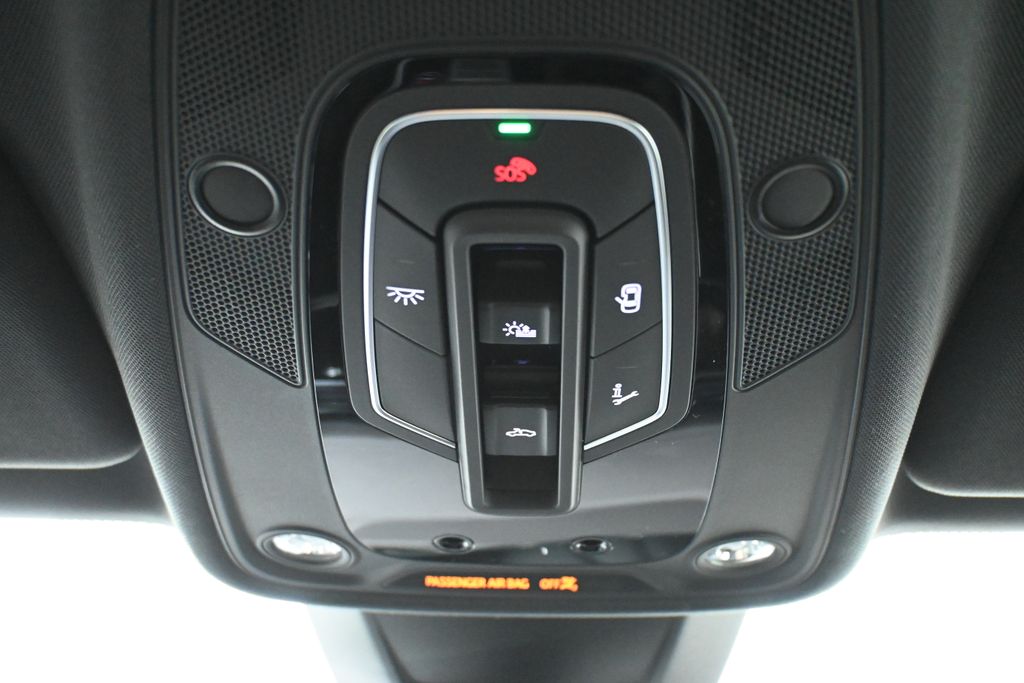 Thumbnail: 2026 Audi Q8 - 16