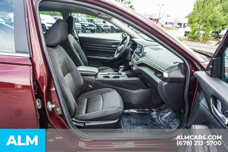 Used 2025 Red Nissan 2.5 SV image 23