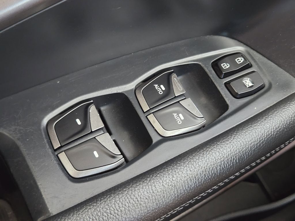 2017 Hyundai Santa Fe SE White at AutoSavvy Houston Northwest